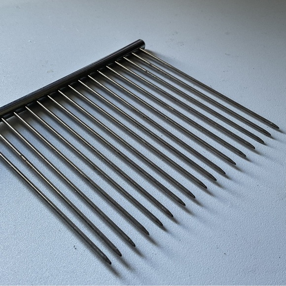 Vintage cake breaker- Bakelite handle- angel food cake- sponge cake- preloved - Picture 3 of 5